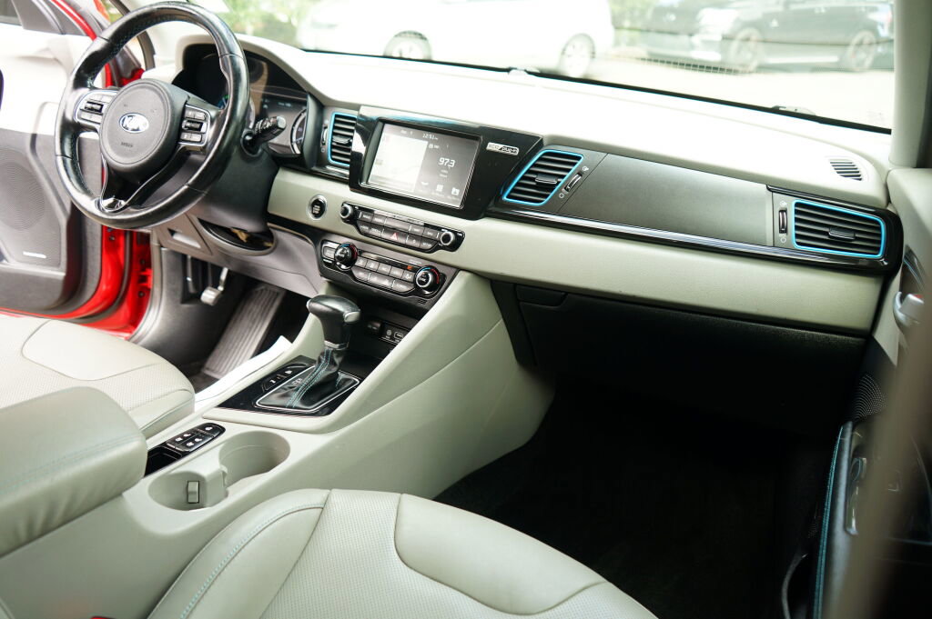 Used 2019 Kia Niro EX Premium w/ Sunroof Package image 18