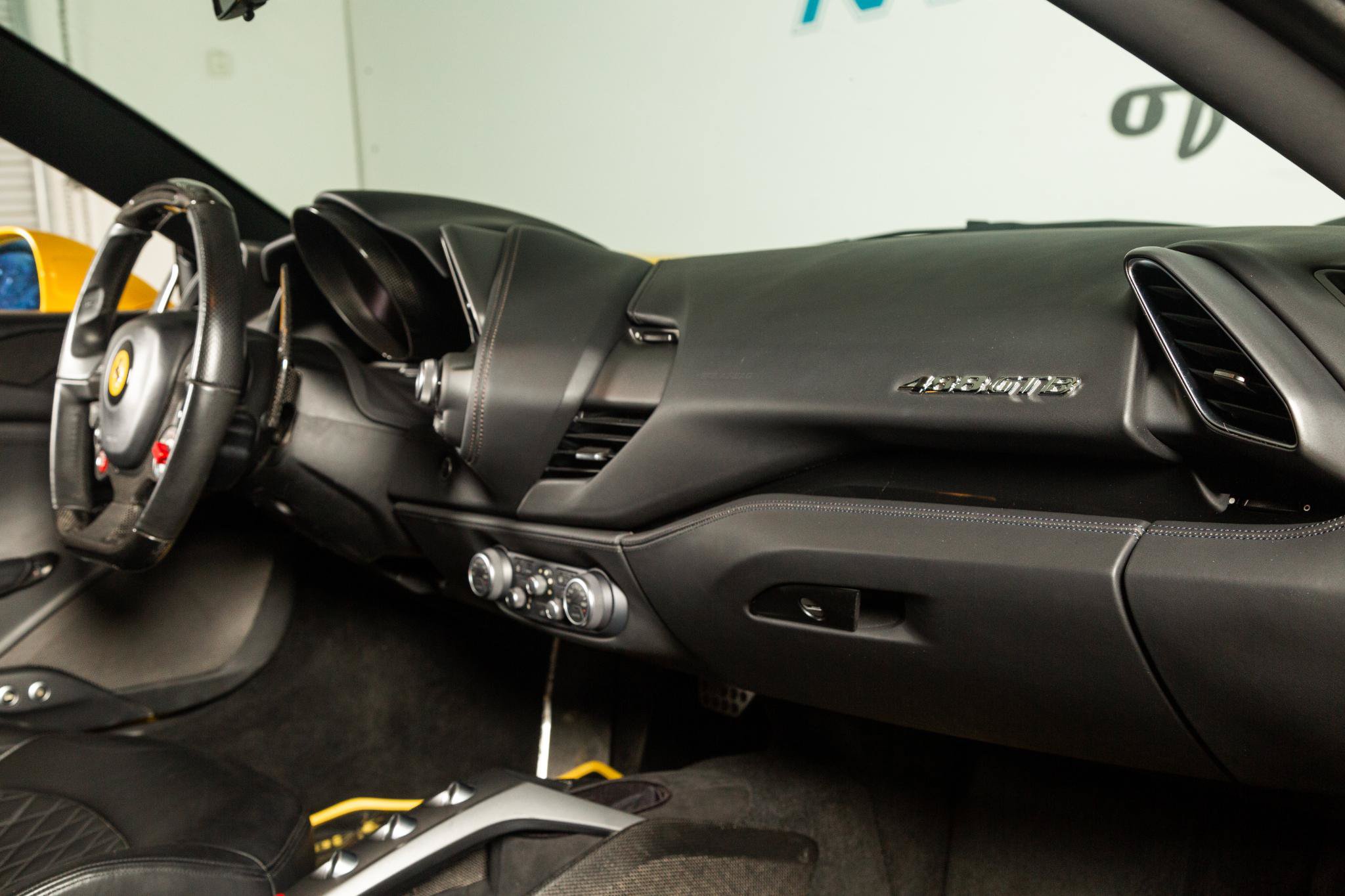 Used 2016 Ferrari 488 GTB RWD image 16