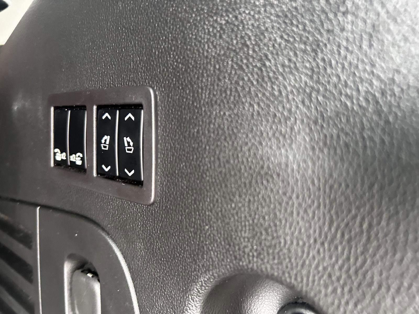 Used 2017 Cadillac Escalade Luxury image 18