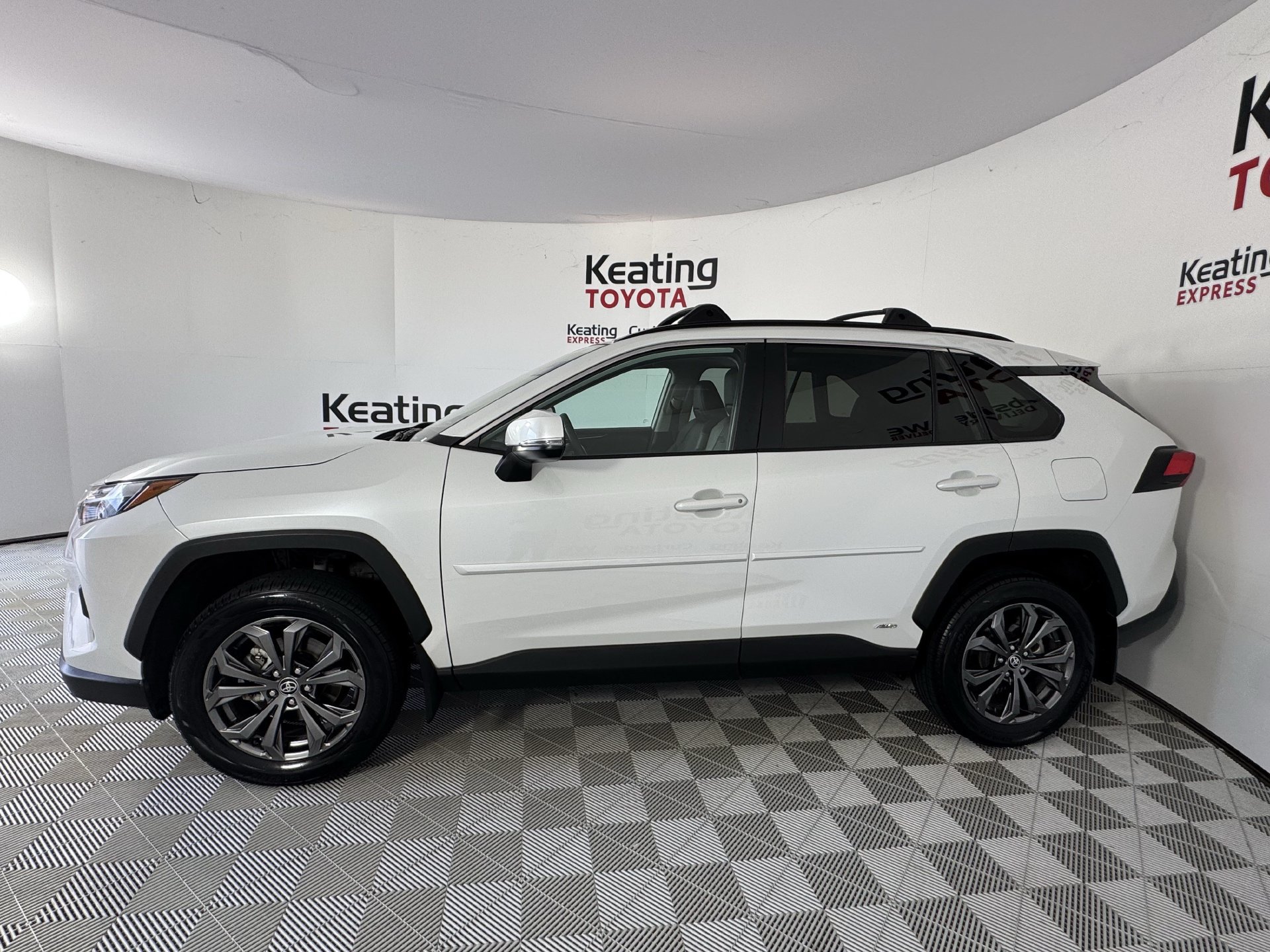 Certified 2024 Toyota RAV4 XLE Premium AWD/4WD image 9