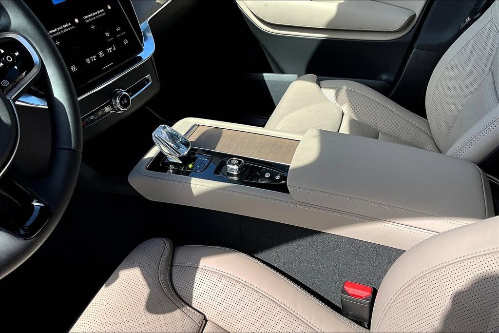 New 2026 Volvo XC90 B6 Ultra w/ Protection Package AWD/4WD image 13