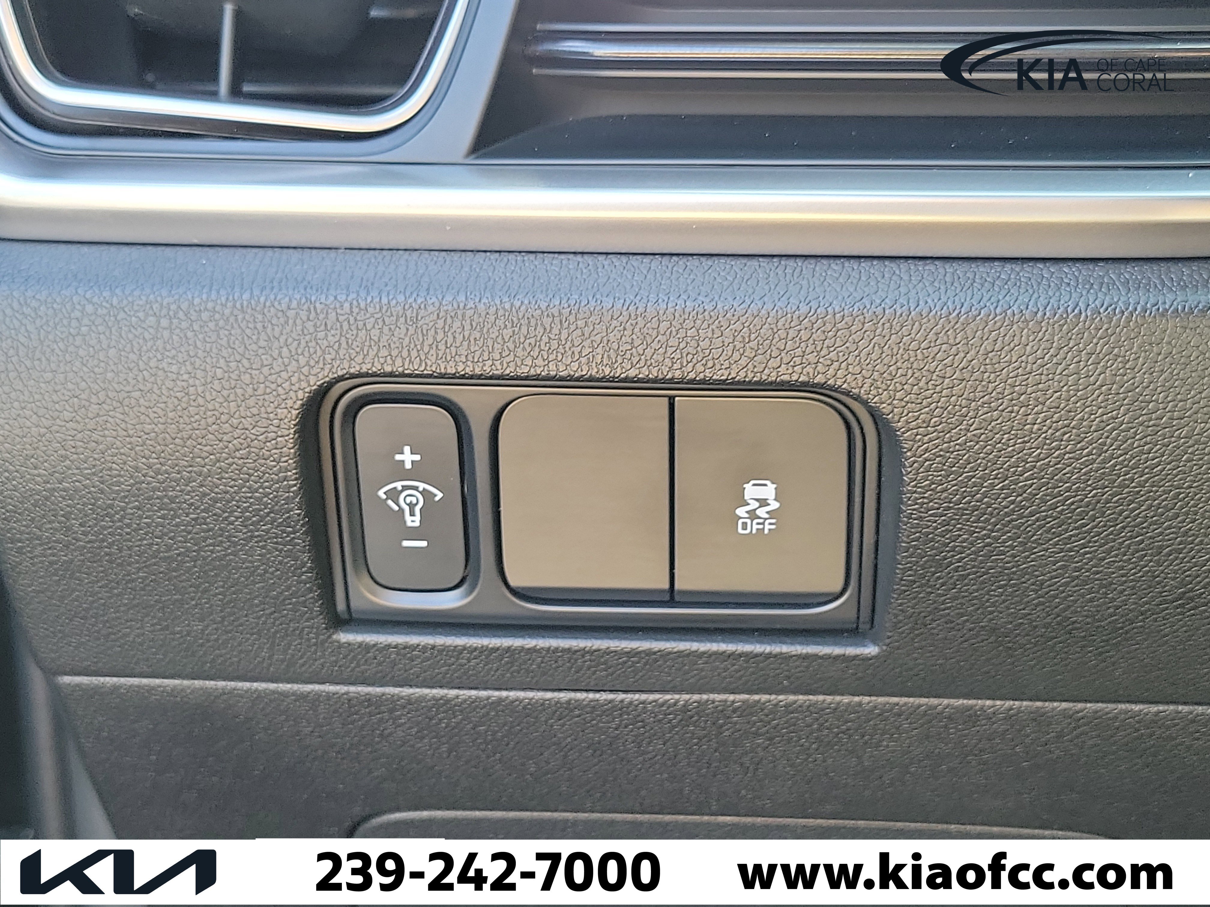 Certified 2024 Kia Sorento S w/ Panoramic Sunroof Package image 23