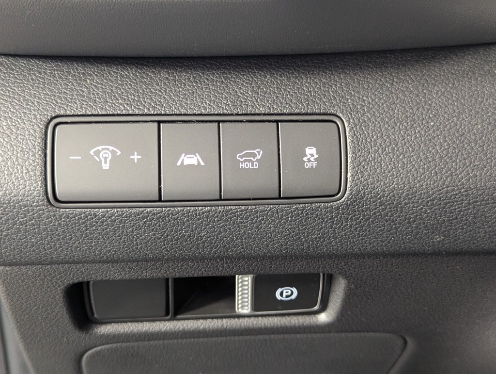 Used 2023 Hyundai Santa Fe SEL FWD image 14