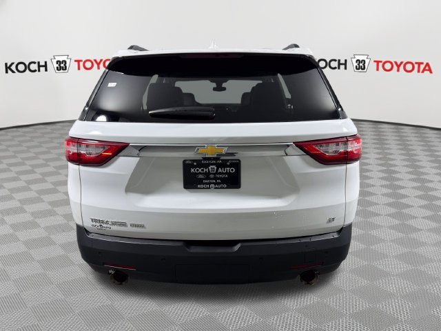 Used 2019 Chevrolet Traverse LT w/ LT Premium Package AWD/4WD image 7