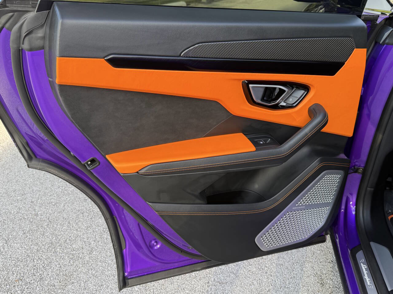 Used 2022 Lamborghini Urus image 37