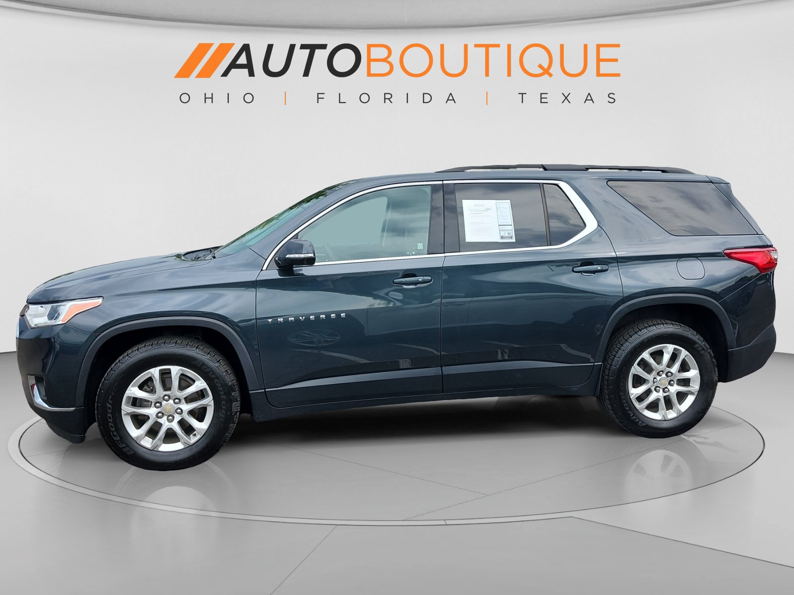 Used 2019 Chevrolet Traverse LT FWD image 2