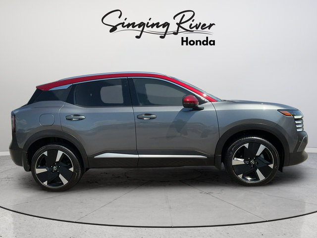 Used 2025 Nissan Kicks SR FWD image 8