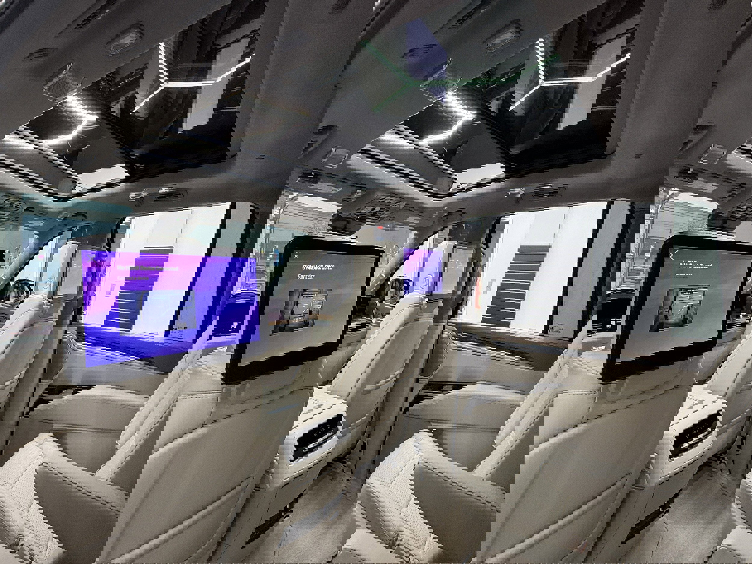 Used 2025 Cadillac Escalade ESV Sport Platinum image 36