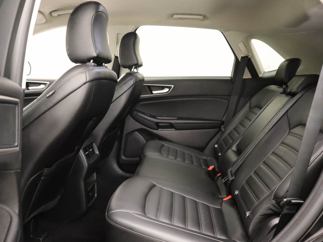 Used 2024 Ford Edge SEL AWD/4WD image 16