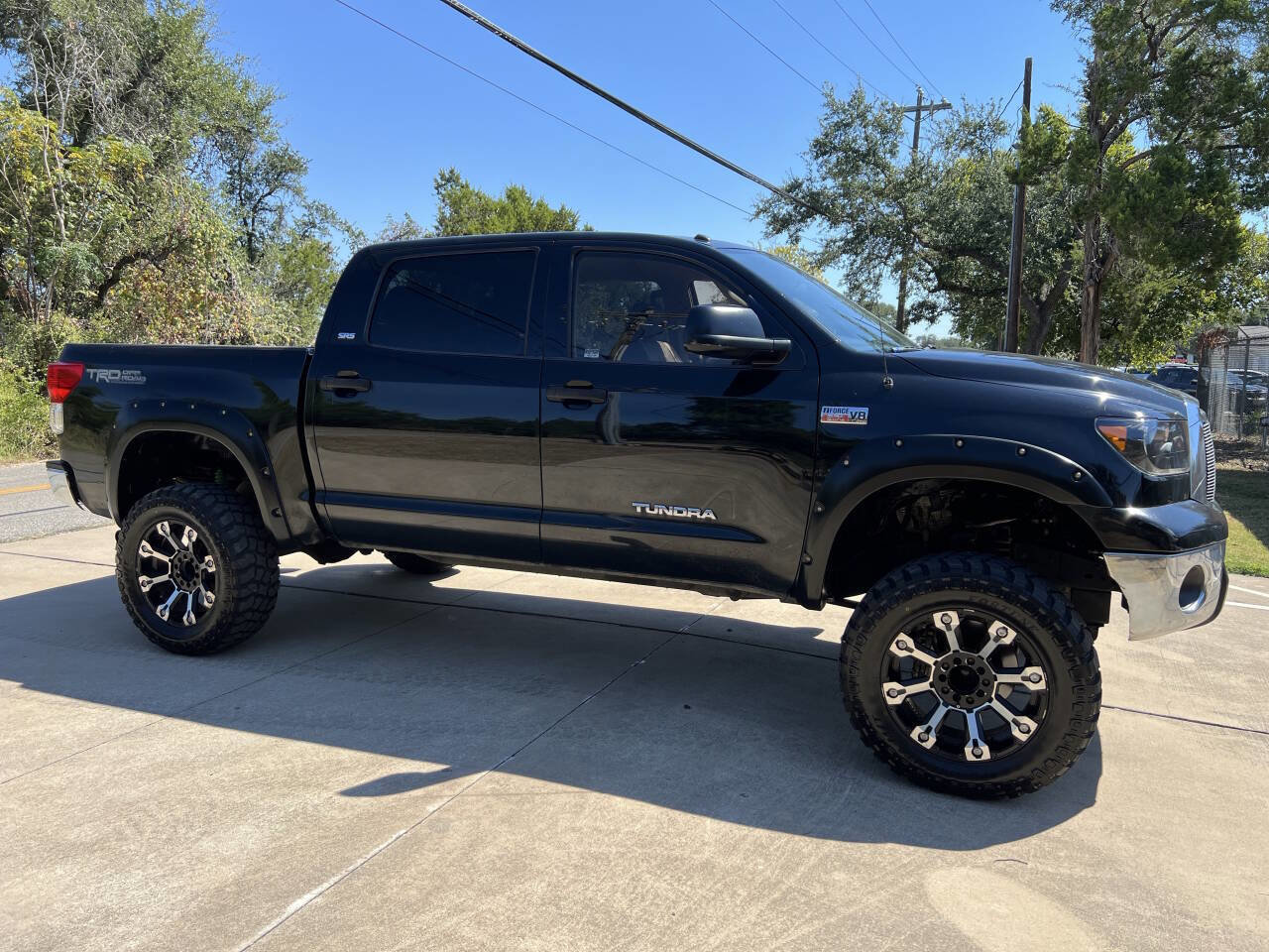 Used 2010 Toyota Tundra 4x4 CrewMax image 14