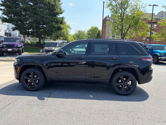 New 2026 Jeep Grand Cherokee Limited AWD/4WD image 2