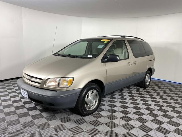 Used 2000 Toyota Sienna FWD image 4