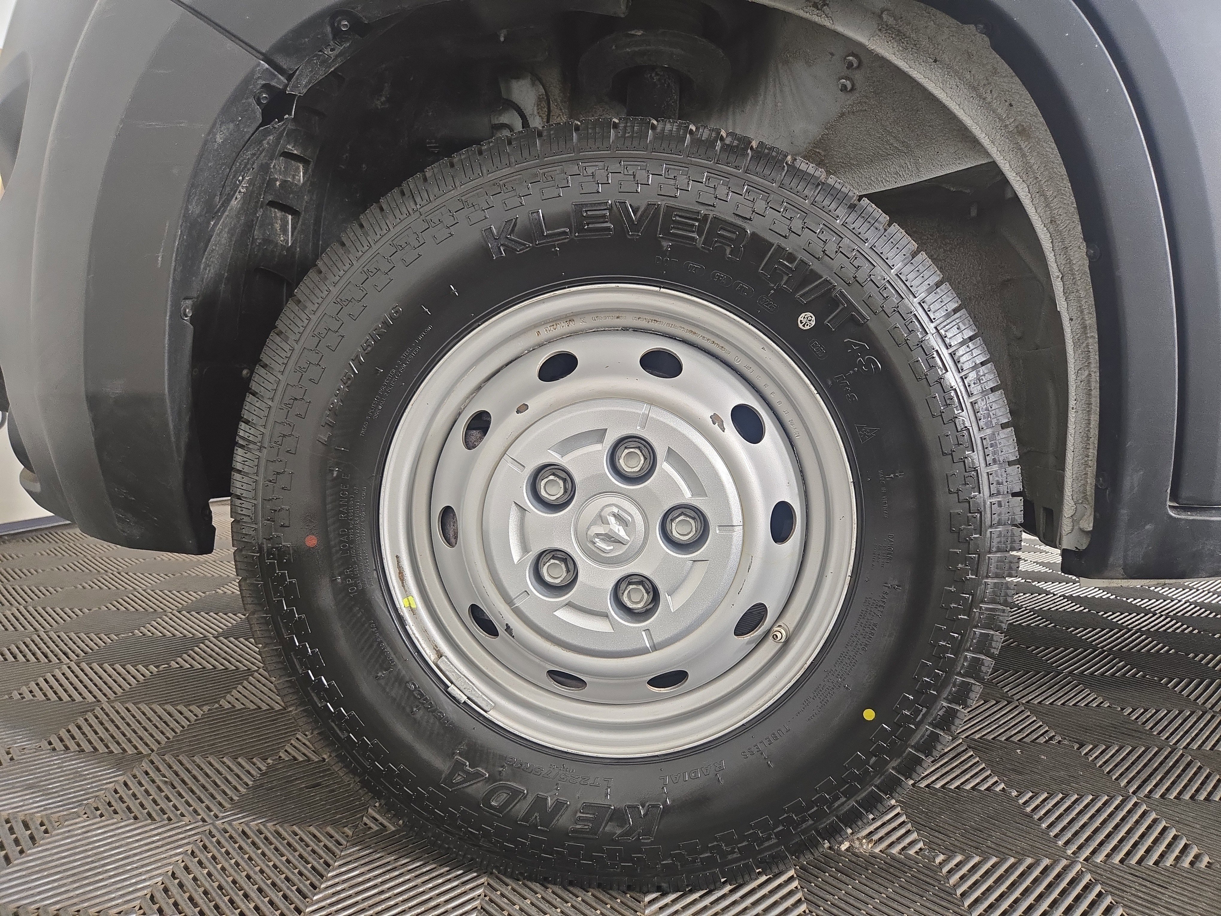 Used 2025 RAM ProMaster 2500 w/ Safety Group FWD image 32
