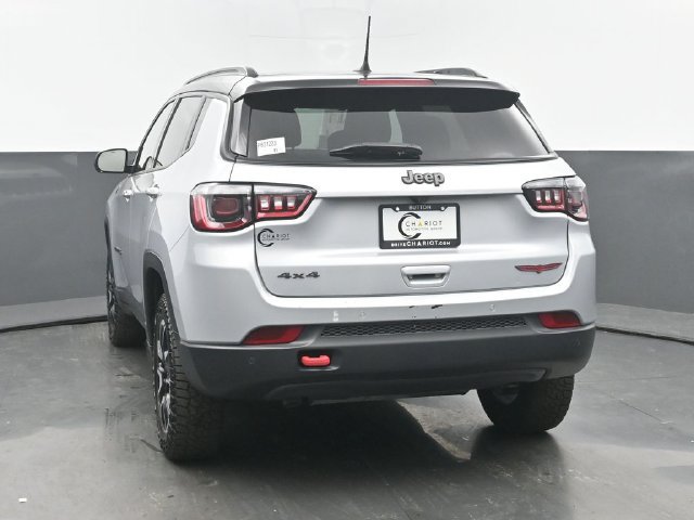 Used 2024 Jeep Compass Trailhawk w/ Sun and Sound Group AWD/4WD image 5