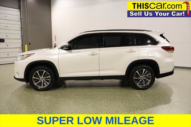 Used 2019 Toyota Highlander XLE FWD image 5