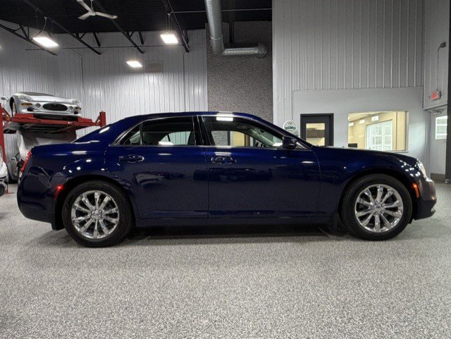 Used 2017 Chrysler 300 Limited w/ Driver Convenience Group AWD/4WD image 4