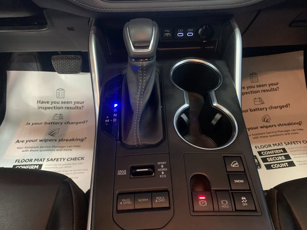 Used 2023 Toyota Highlander XLE image 27