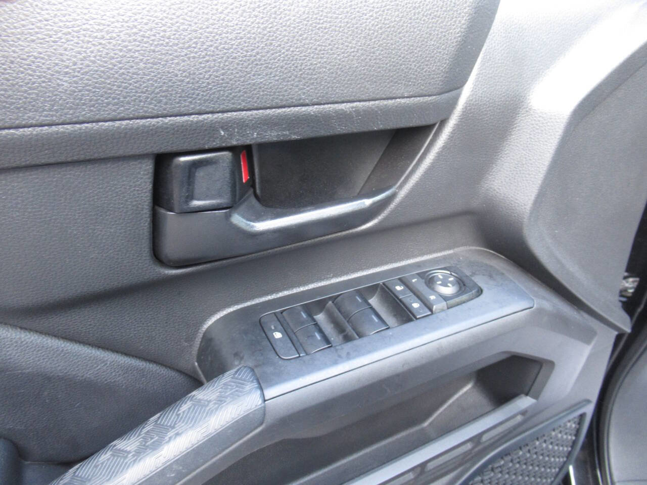 Used 2024 Toyota Tacoma SR5 AWD/4WD image 17