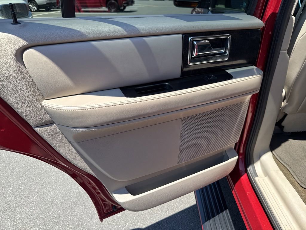 Used 2016 Lincoln Navigator Select AWD/4WD image 43