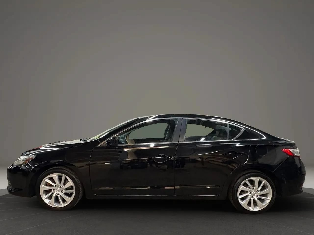 Used 2017 Acura ILX FWD image 5