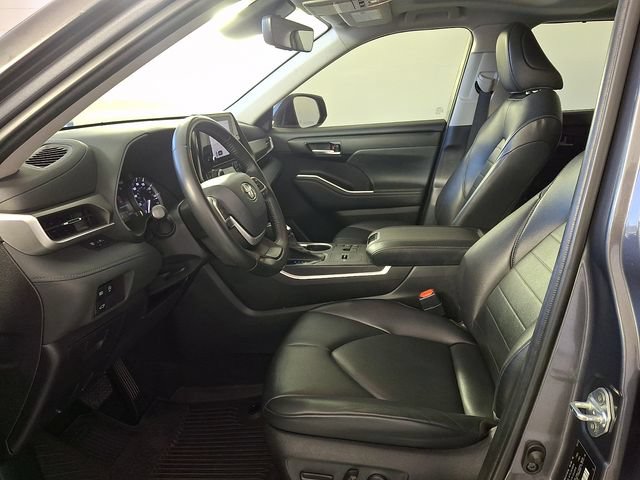 Used 2023 Toyota Highlander XLE FWD image 15