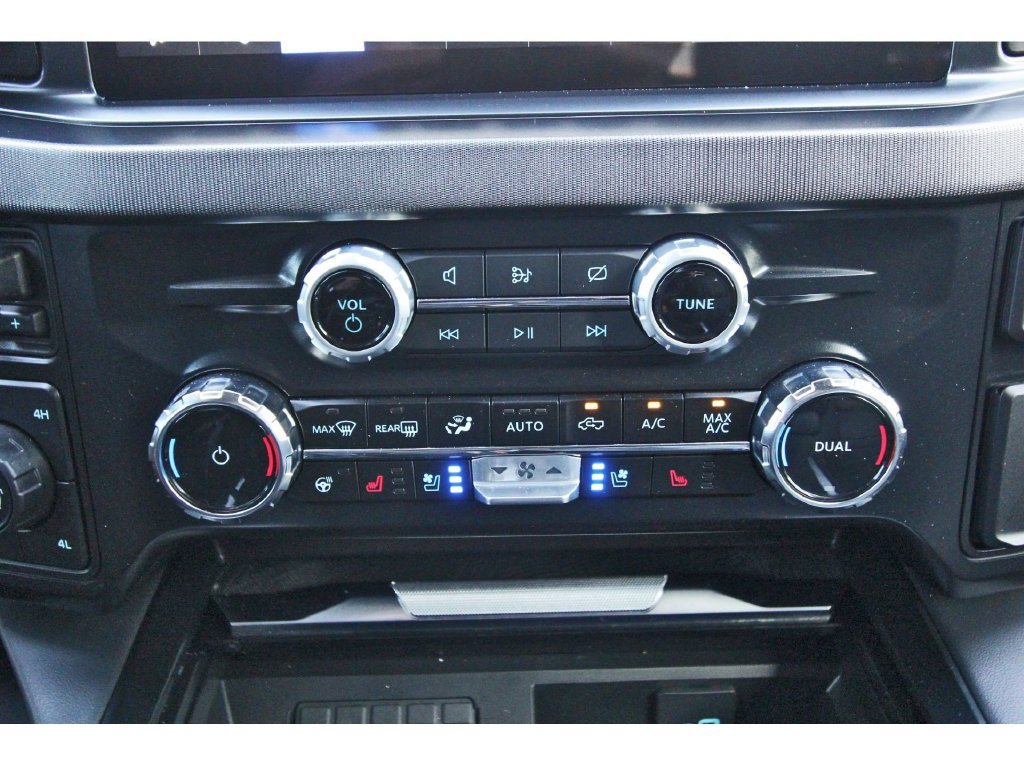 Certified 2024 Ford F250 Platinum w/ Tremor Off-Road Package AWD/4WD image 34