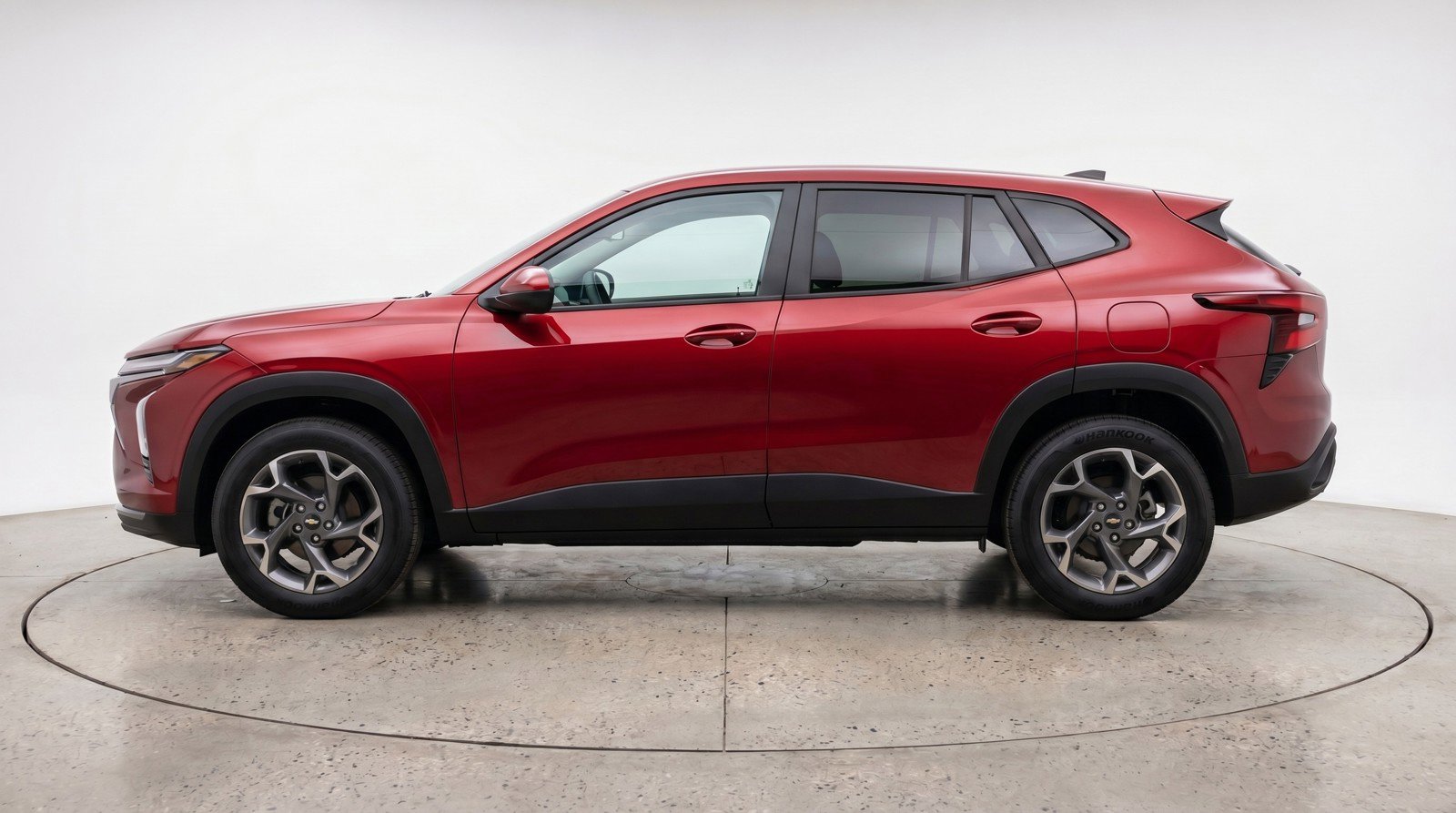 Used 2025 Chevrolet Trax LT FWD image 5