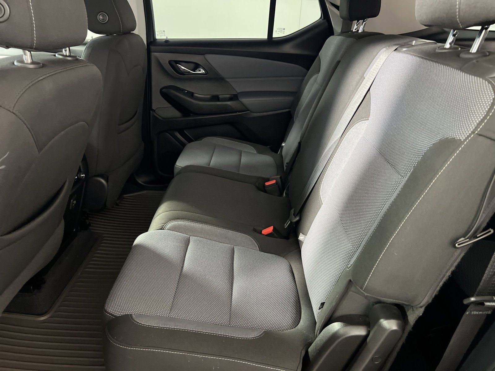 Used 2020 Chevrolet Traverse LT w/ Driver Confidence II Package AWD/4WD image 26