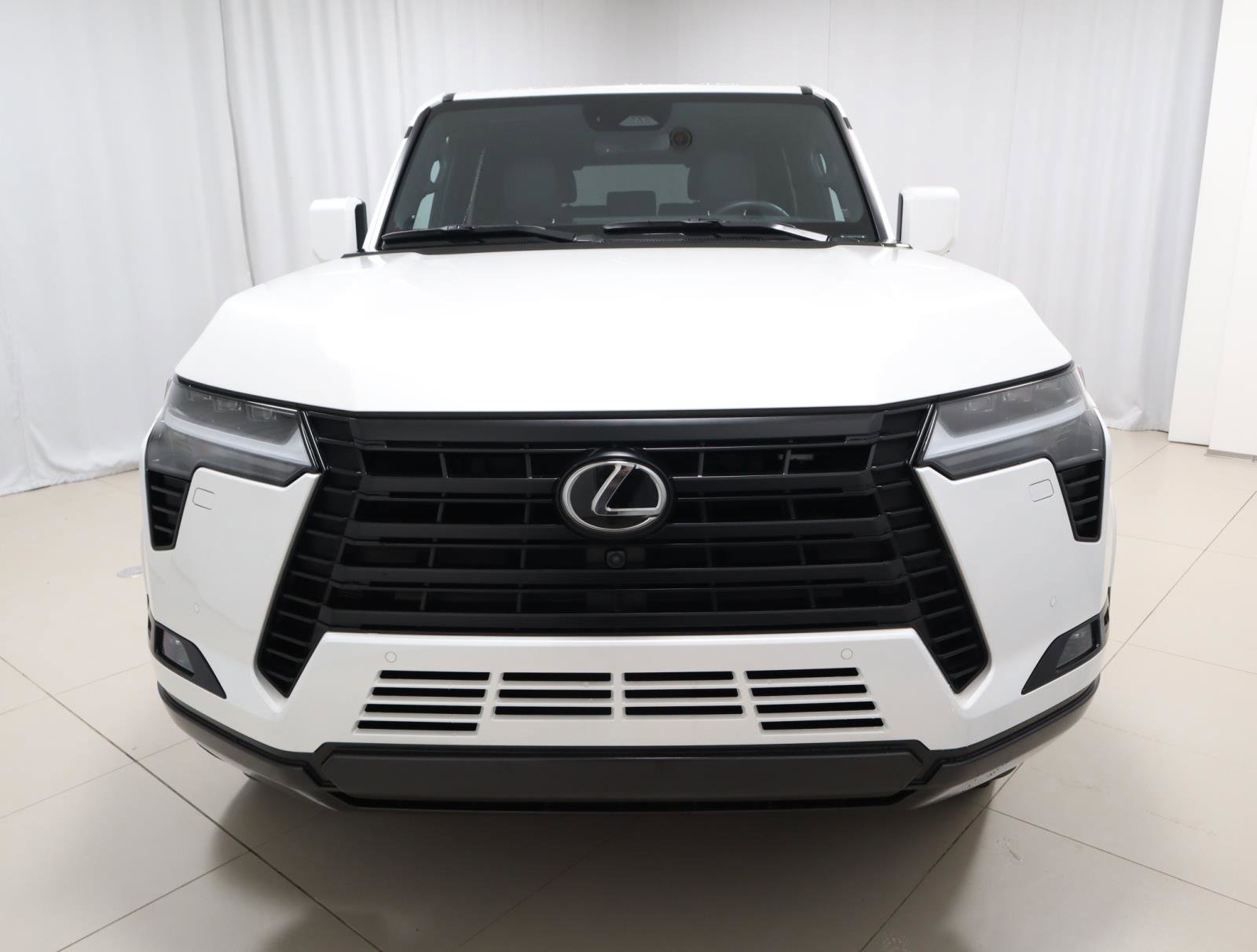 Used 2024 Lexus GX 550 w/ Accessory Package (Z1) image 8