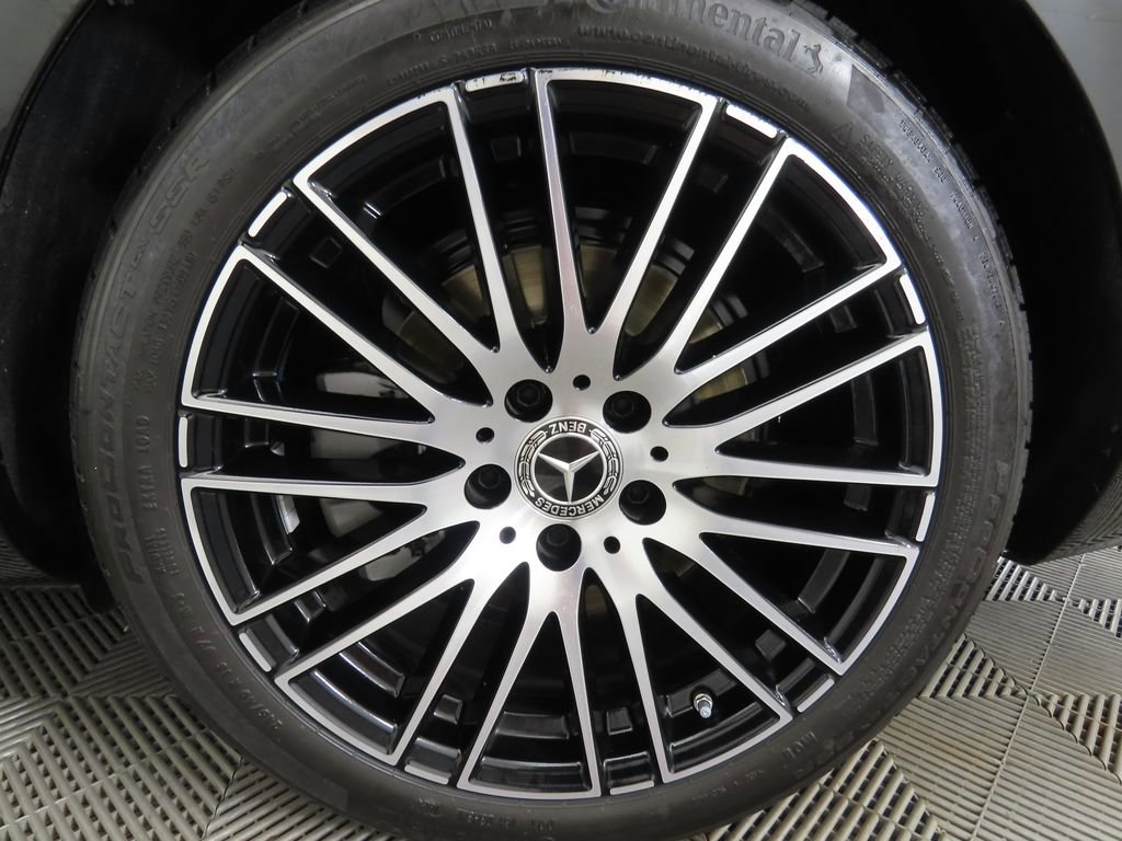 Used 2025 Mercedes-Benz C 300 Sedan image 31