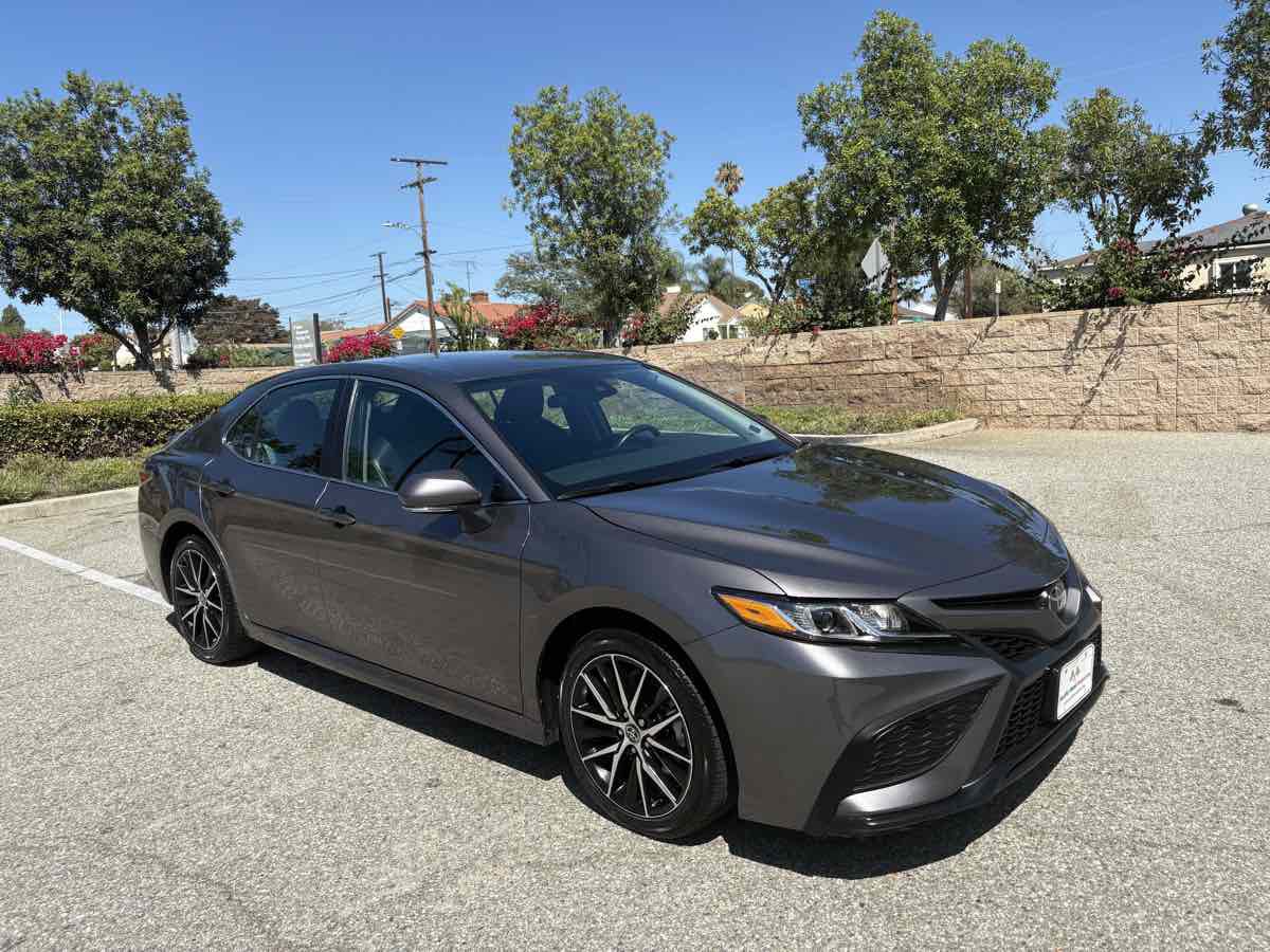 Used 2024 Toyota Camry SE image 42