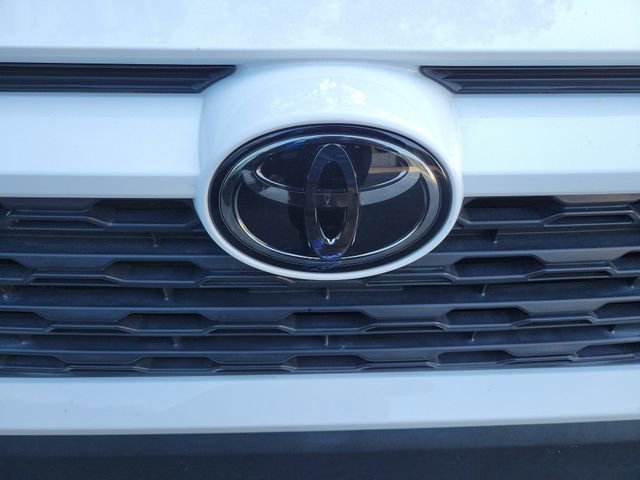 Used 2019 Toyota RAV4 XLE w/ Convenience Package FWD image 10