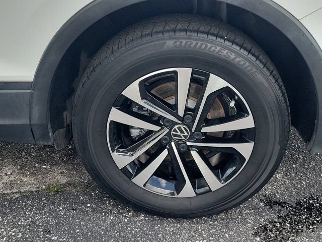 Certified 2024 Volkswagen Tiguan S FWD image 29