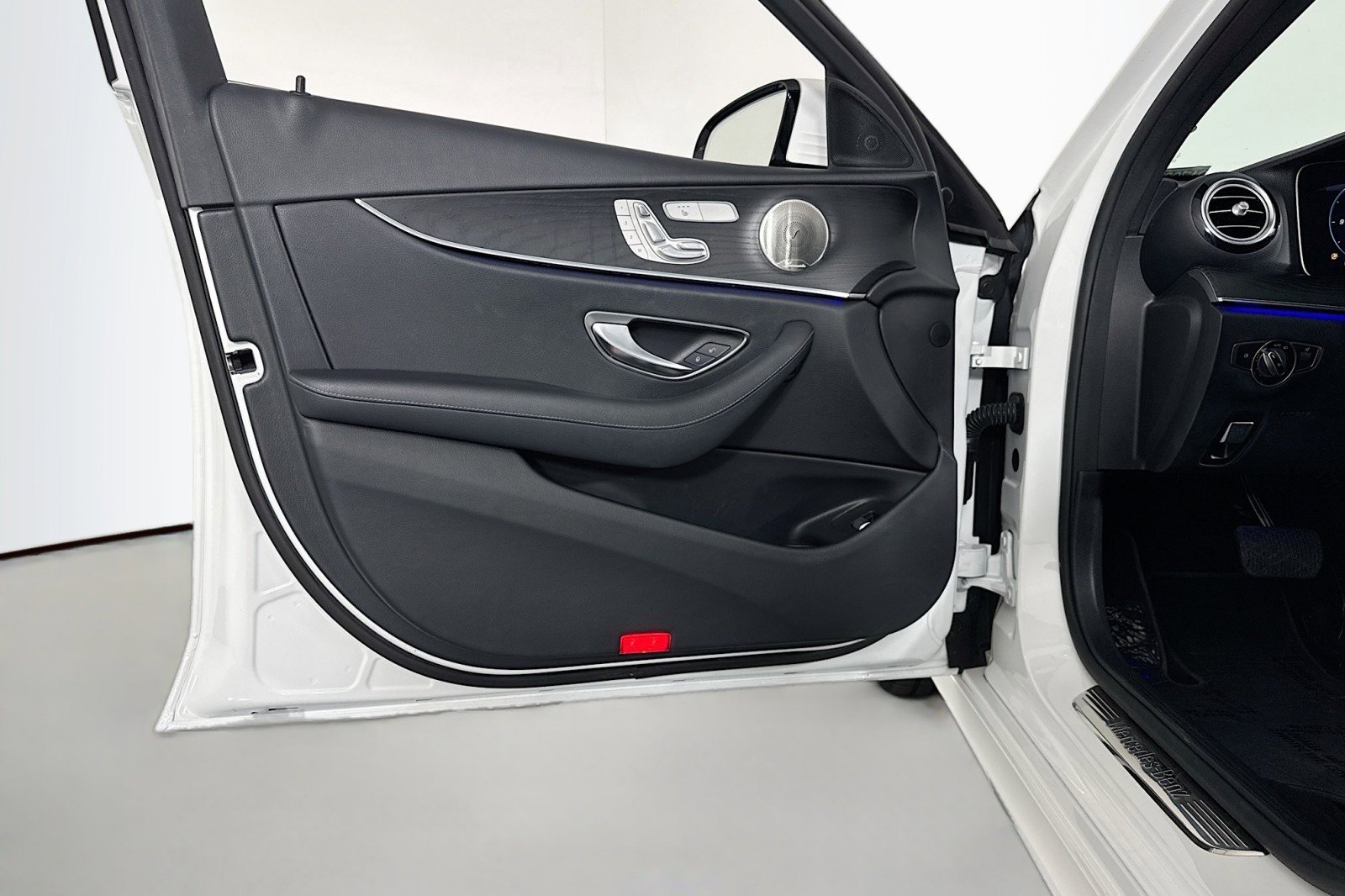 Used 2022 Mercedes-Benz E 350 Sedan image 20