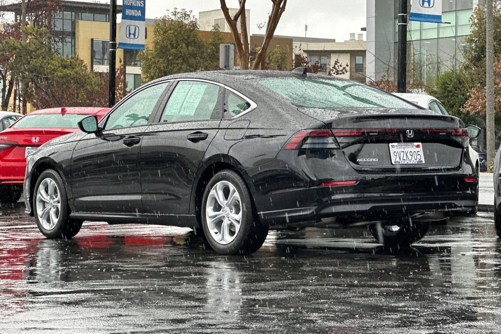 Certified 2025 Honda Accord LX image 5