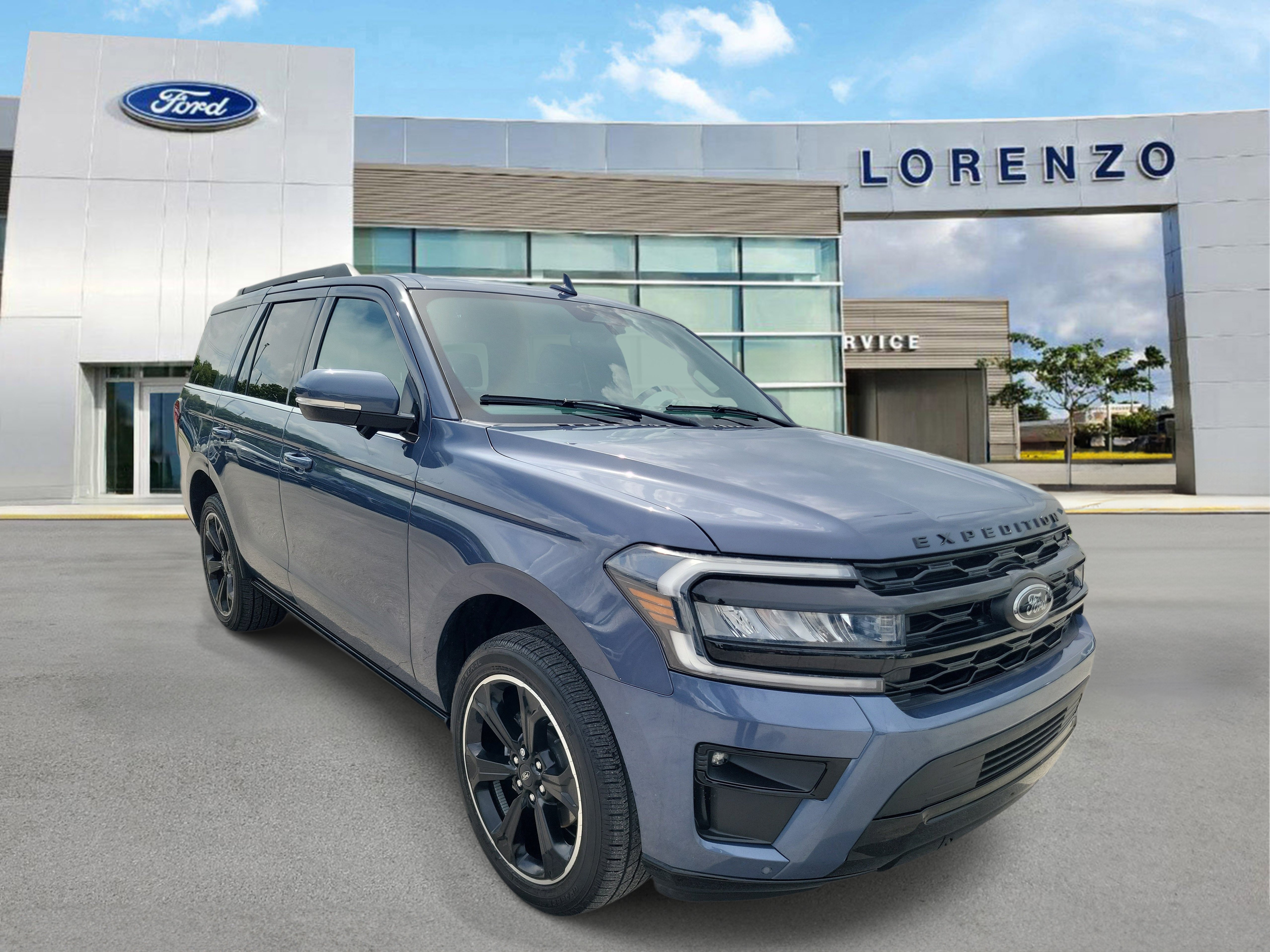 Used 2023 Ford Expedition Limited RWD image 3