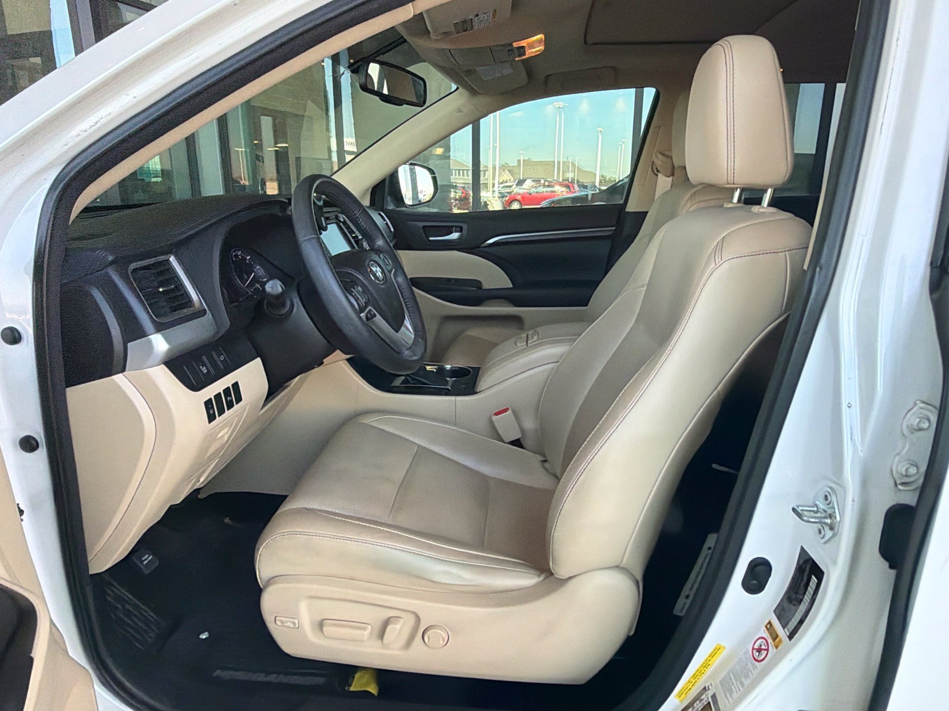 Used 2015 Toyota Highlander Limited FWD image 10