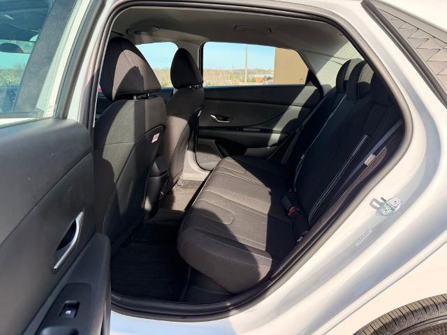 Used 2025 Hyundai Elantra Hybrid image 27