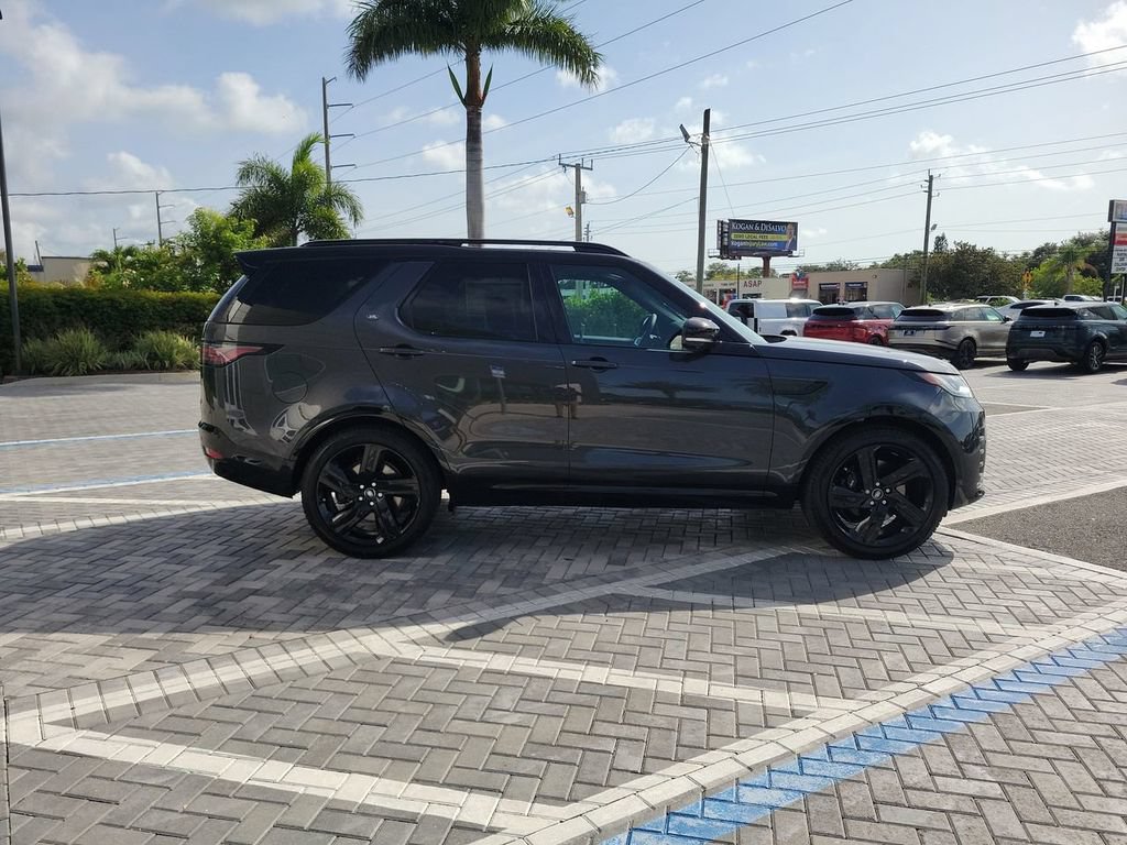 New 2025 Land Rover Discovery Metropolitan Edition AWD/4WD image 6