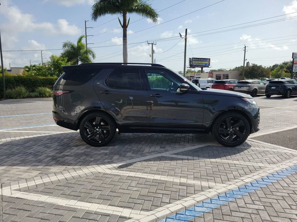New 2025 Land Rover Discovery Metropolitan Edition AWD/4WD image 6