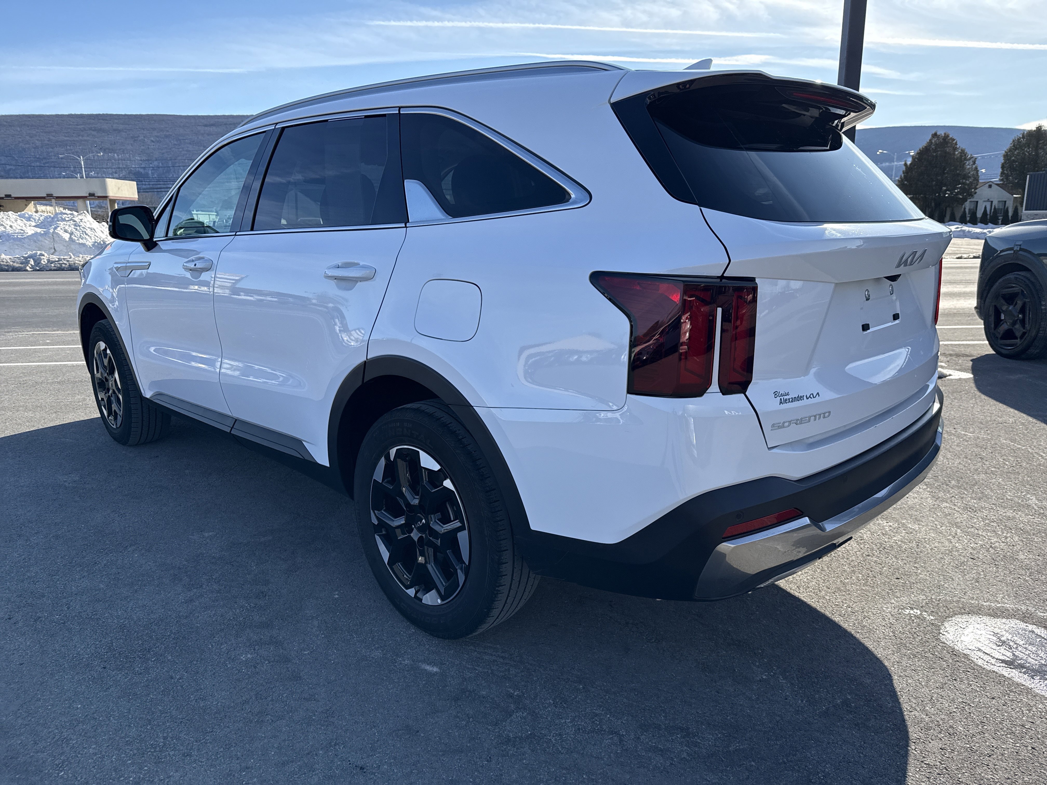Certified 2024 Kia Sorento S image 6