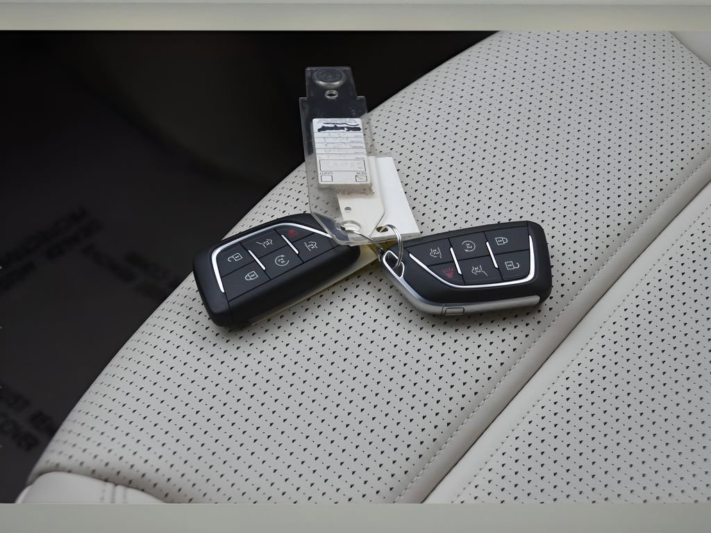 Certified 2026 Cadillac Escalade ESV Platinum Luxury w/ LPO, Radiant Package image 39