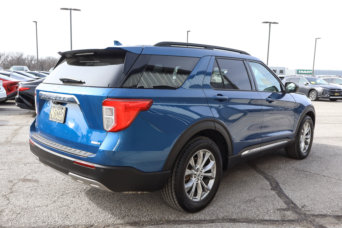 Used 2020 Ford Explorer XLT w/ Equipment Group 202A image 4