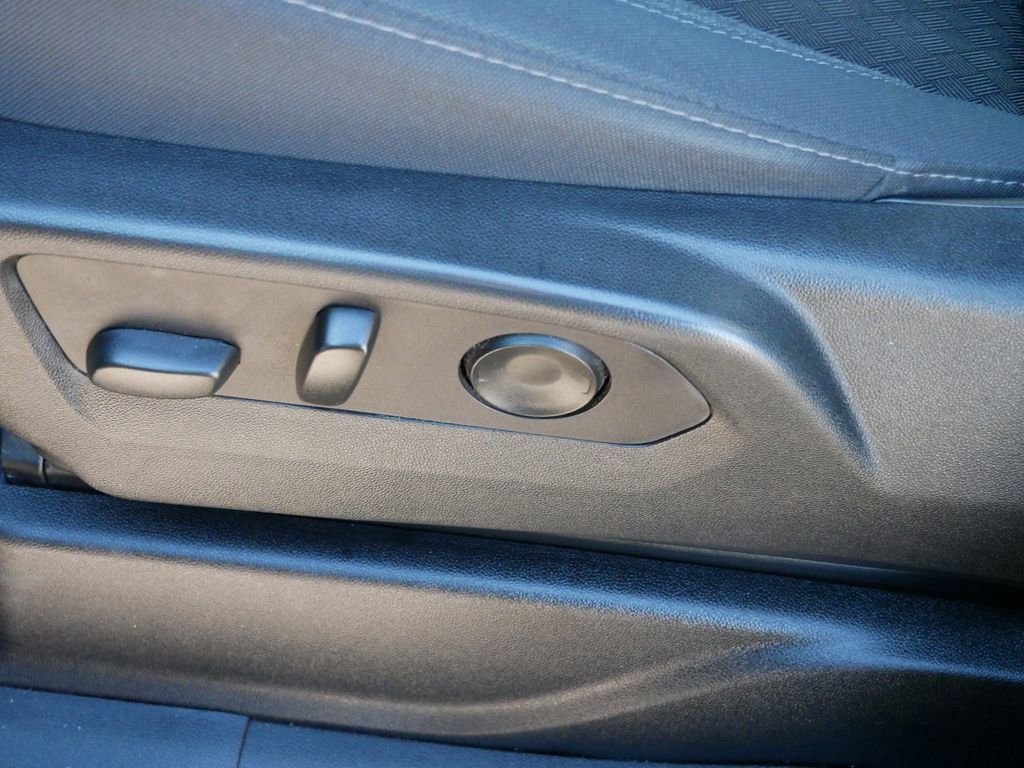 Used 2023 GMC Yukon SLE image 17