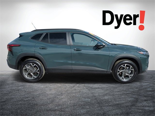 Certified 2025 Chevrolet Trax LT image 2