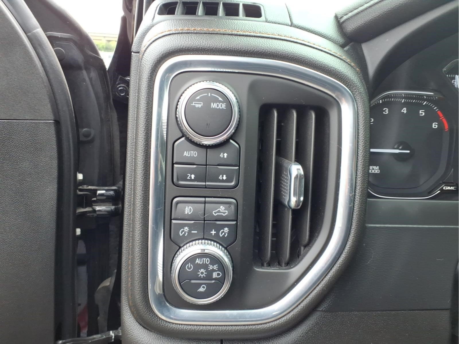 Used 2021 GMC Sierra 1500 AT4 w/ AT4 Preferred Package AWD/4WD image 19
