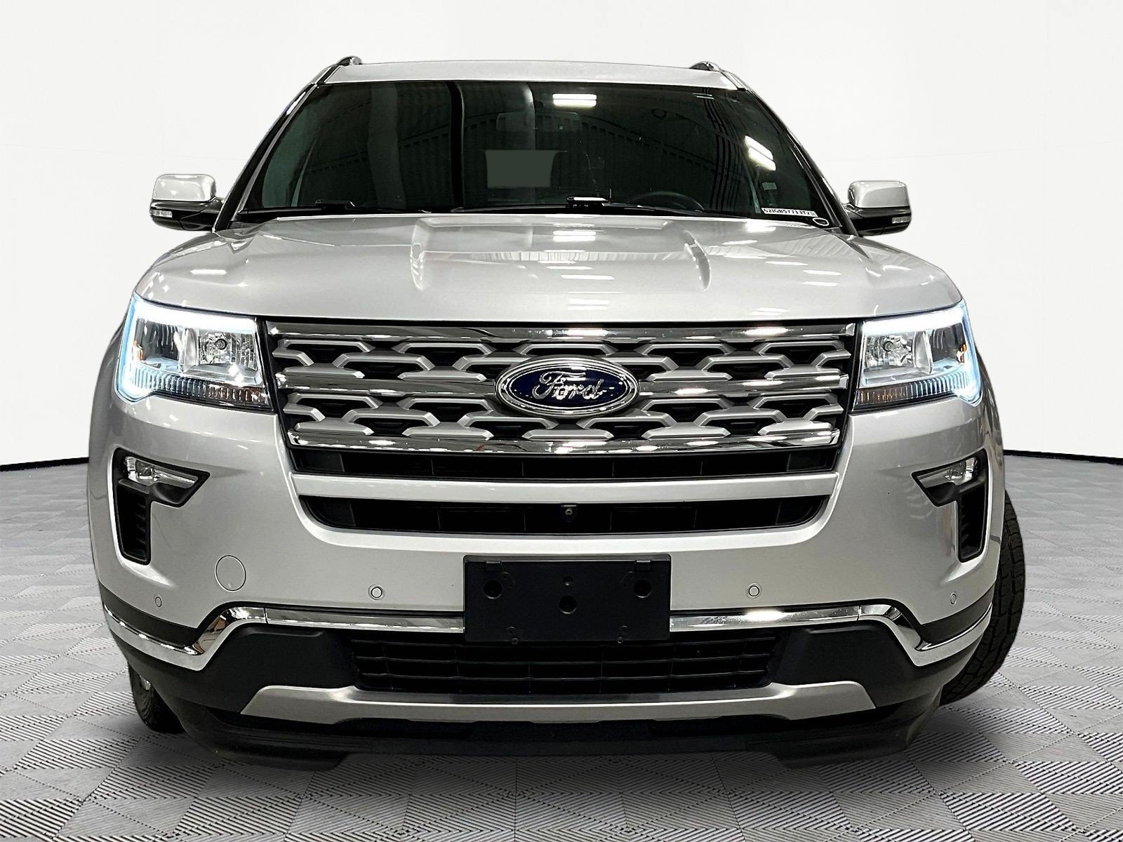 Used 2018 Ford Explorer Limited AWD/4WD image 2