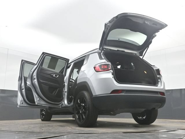 Used 2025 Jeep Compass Latitude w/ Altitude Special Edition AWD/4WD image 51