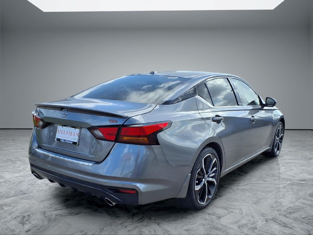 Used 2023 Nissan Altima 2.5 SR FWD image 7