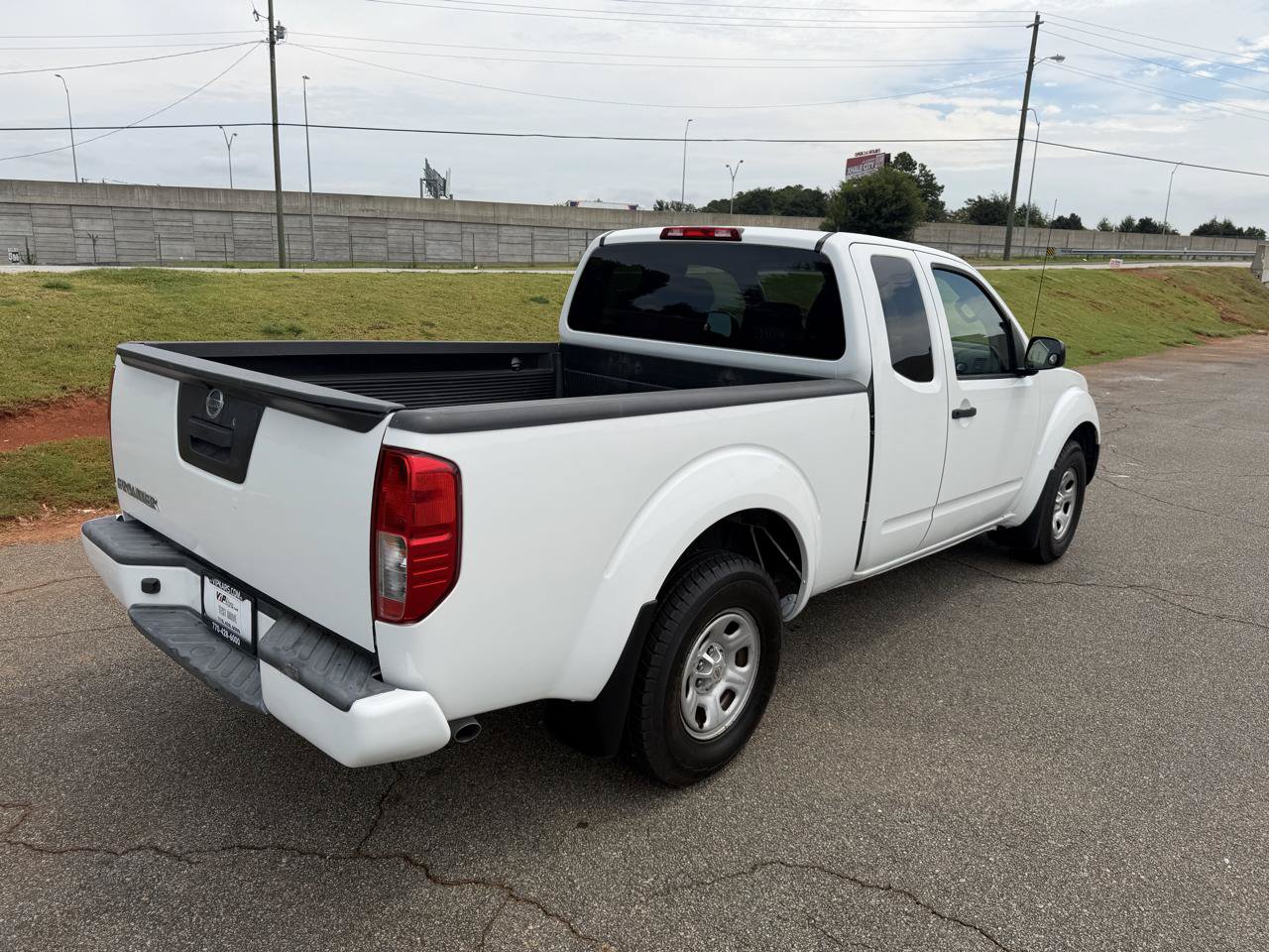 Used 2018 Nissan Frontier S RWD image 5